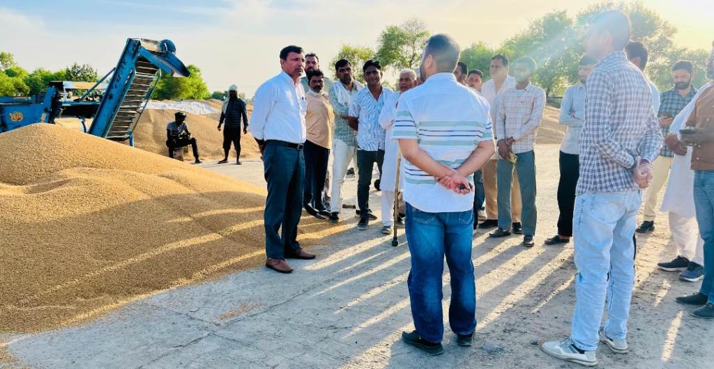 SDM Inspects Procurement Centers Reviews Facilities and Crop Procurement Process